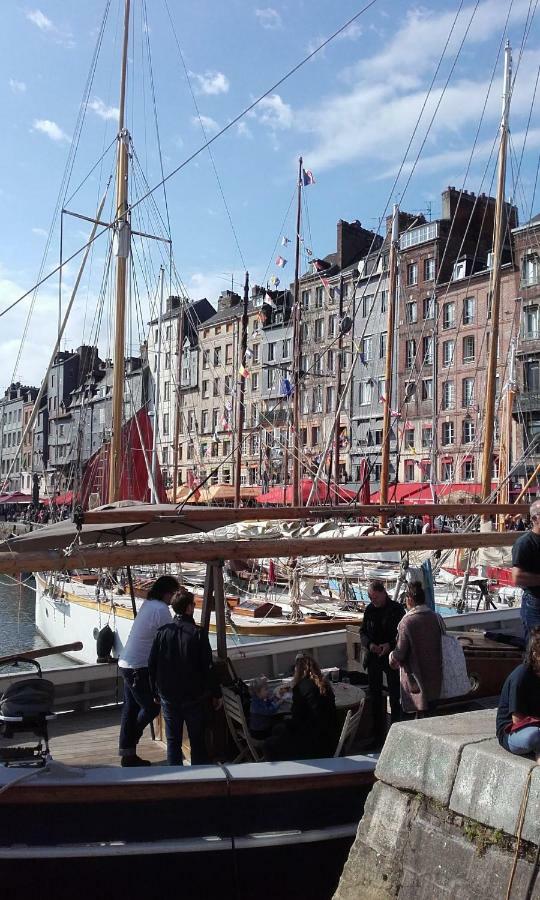 Ferienwohnung La Fleur D Honfleur Avec Son Parking Exterior foto