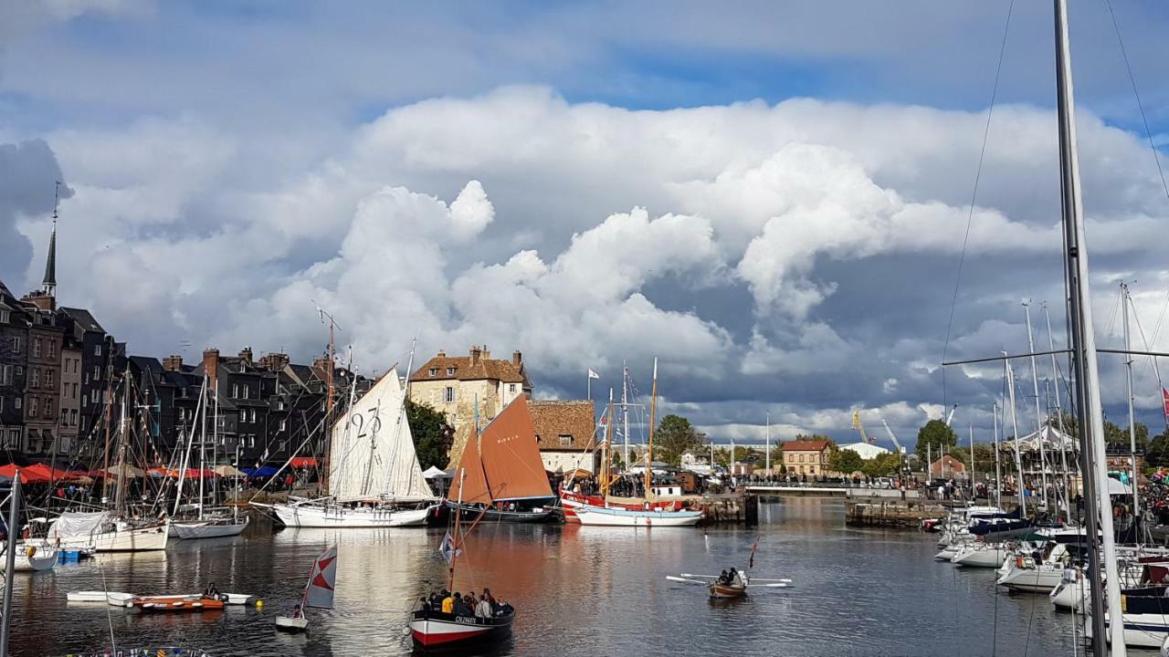 Ferienwohnung La Fleur D Honfleur Avec Son Parking Exterior foto